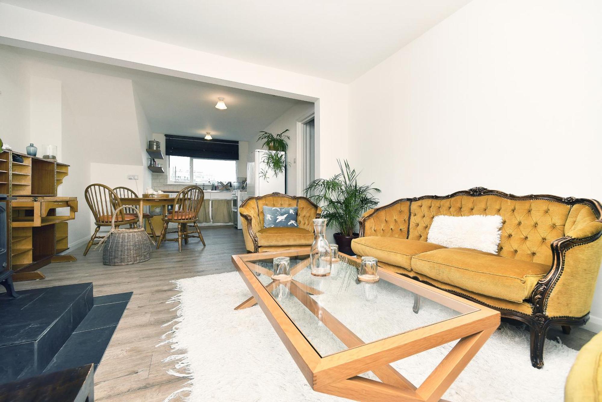 Sunny Seaside Sanctuary - Two Bedroom Apartment Brighton Exterior photo